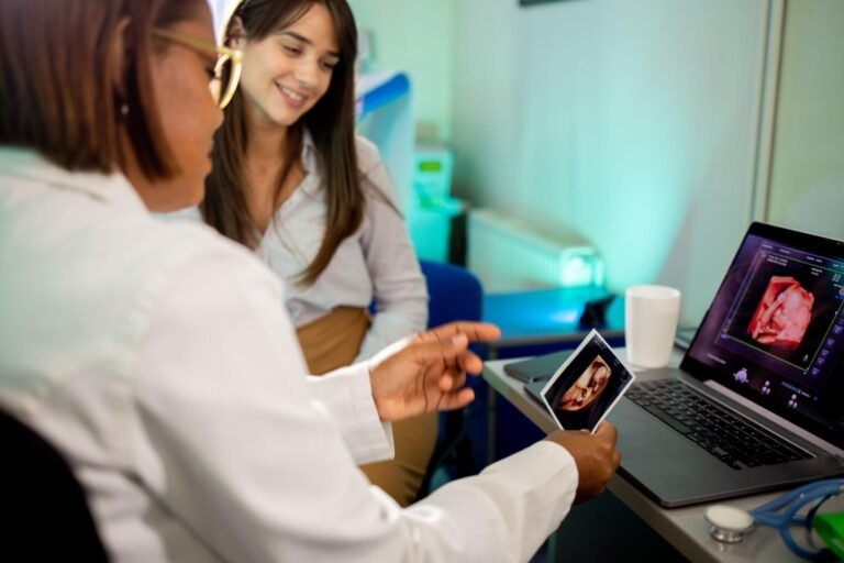Kissing Ovary Meaning in Scan – Causes, Symptoms & When to Worry